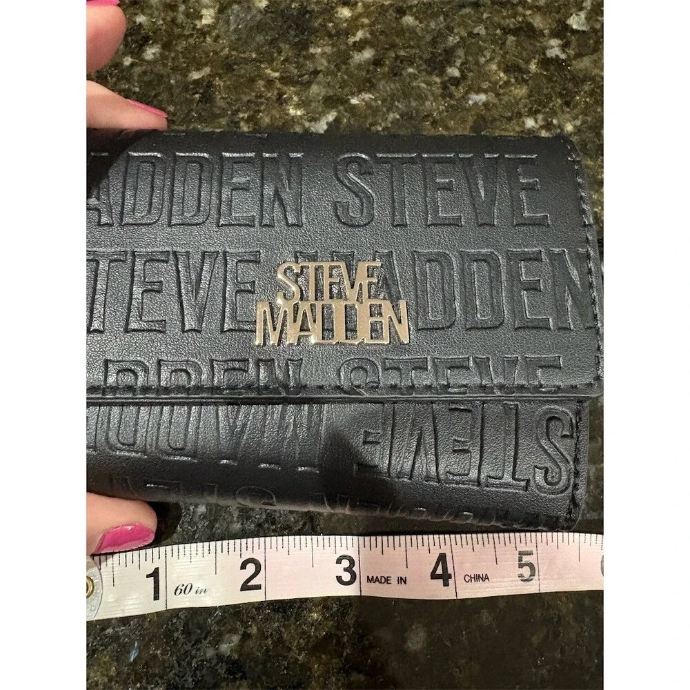Steve Madden Wristlet Wallet Womens One Size Black Logo Zip Coin Keychain - Picture 2 of 7